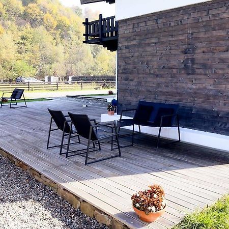 Landhaus Bed&Breakfast Vişeu de Sus Eksteriør bilde