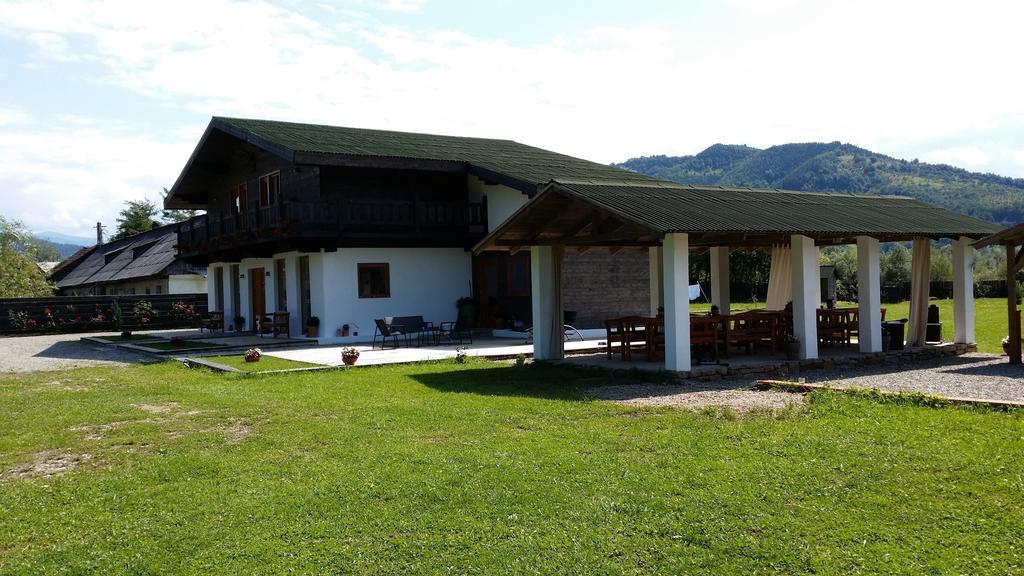 Landhaus Bed&Breakfast Vişeu de Sus Eksteriør bilde